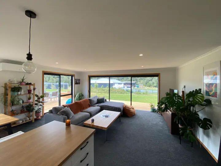Enchanted Retreat In Greymouth Shared With Host Екстериор снимка